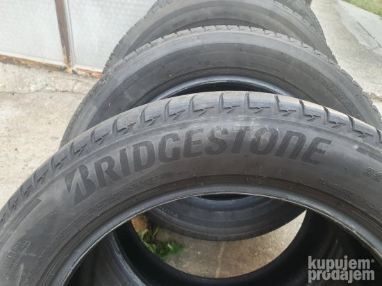 Cetiri odlicne letnje gume 18 ke  BRIDGESTONE 225-55/18 sa s