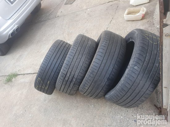 Cetiri odlicne letnje gume 18 ke  BRIDGESTONE 225-55/18 sa s