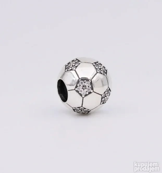 PANDORA privezak Svetlucava Lopta srebro ale s925 798795