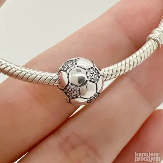 PANDORA privezak Svetlucava Lopta srebro ale s925 798795