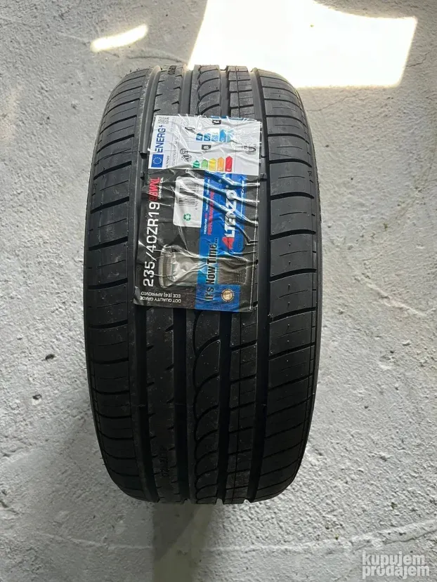nova letnja guma 235/40 r 19 altenzo