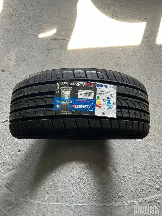 nova letnja guma 235/40 r 19 altenzo