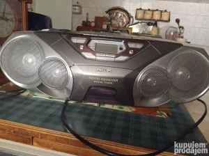 Phillips-stari radio sa cd plejerom