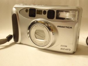 Praktica 900 AFD filmas
