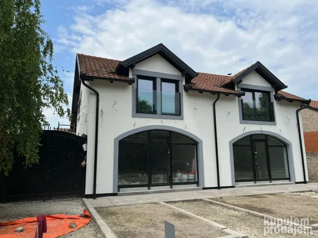 Gustava Krkleca, Vrbas, Centar, 234 m²