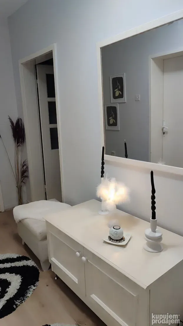 B Lux,stan na dan Niš