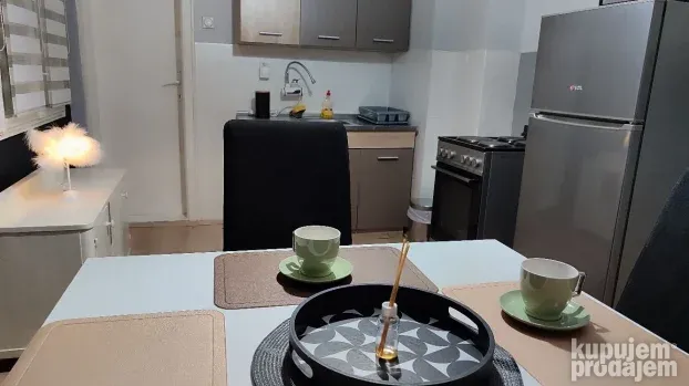 B Lux,stan na dan Niš