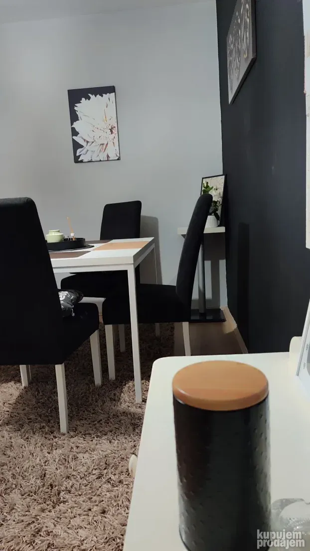 B Lux,stan na dan Niš