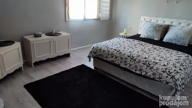 B Lux,stan na dan Niš