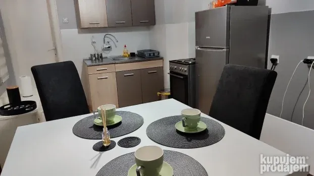 B Lux,stan na dan Niš