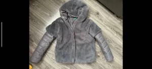 BENETTON jaknica za devojčice.