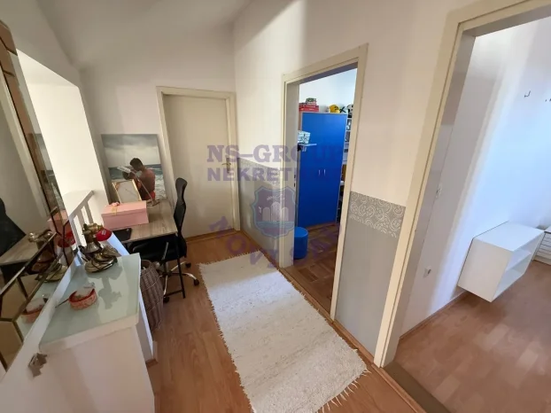 Bačka Palanka, Centar, 5+ petosobna, 148 m²