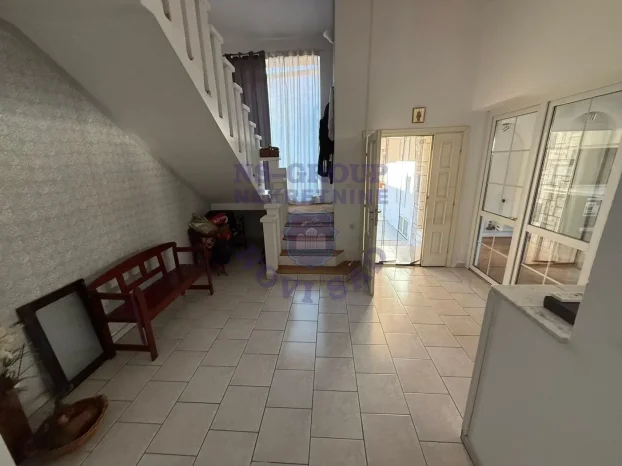 Bačka Palanka, Centar, 5+ petosobna, 148 m²