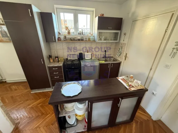 Bačka Palanka, Centar, 5+ petosobna, 148 m²