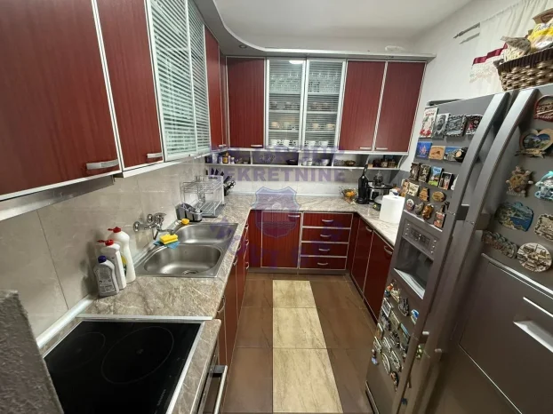 Bulevar Oslobođenja, 3.5 troiposoban, 77 m²