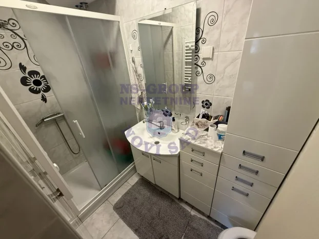 Bulevar Oslobođenja, 3.5 troiposoban, 77 m²
