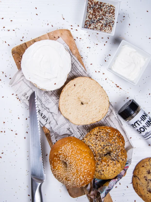 Rad u kuhinji(priprema testa za bagel)