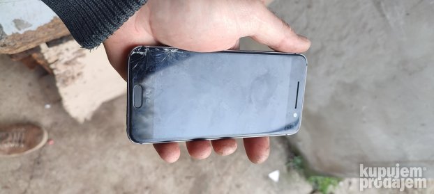 mobilni htc 2pq9100 neispitan