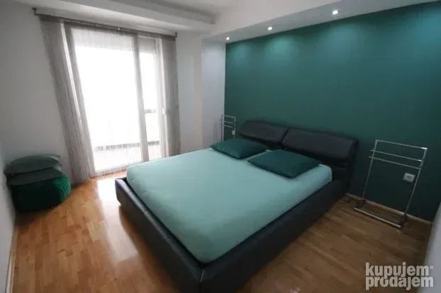 Četvorosoban stan, centar grada