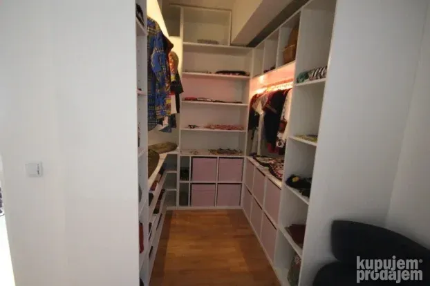 Četvorosoban stan, centar grada