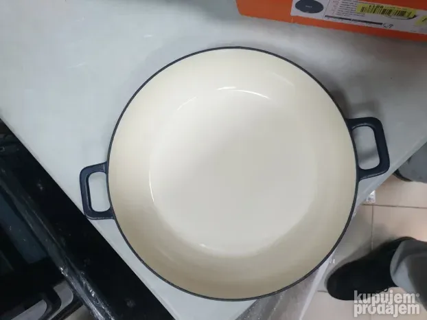 Plitka posuda od livenog gvozdja 30cm 3.2l - Le Creuset