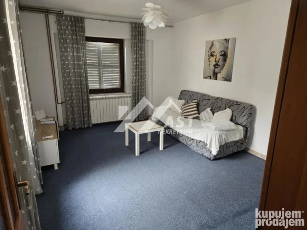 Palićka, Lipov gaj, 5+ petosobna, 90 m²