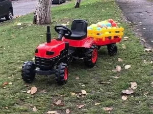 Traktor sa prikolicom