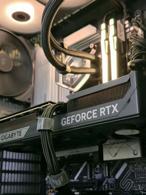 Ryzen 9 9950X RTX 5080 X870 64GB 2TB - SM098PC