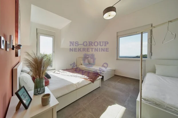 Ribnjak, 5+ petosobna, 200 m²