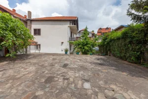 Prodaje se kuća na Paliluli dva sprata plus potkrovlje