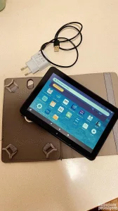 Tablet Amazon Fire HD 8 (10th gen) odlican hitno