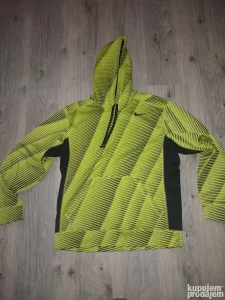 Nike duks M veličina