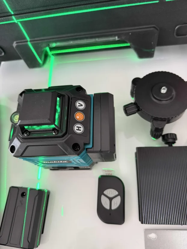 Laser za nivelaciju 4D 16 linija Tronozac na Poklon