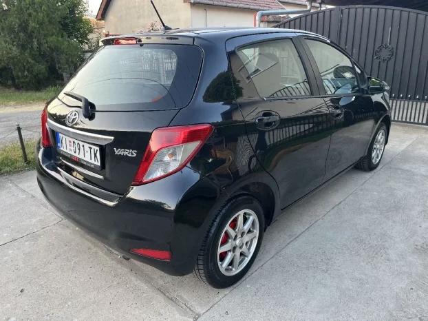 2012 Toyota Yaris 1.0 benzin