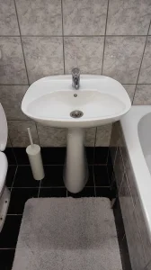 Lavabo sa stalkom + slavina (komplet)