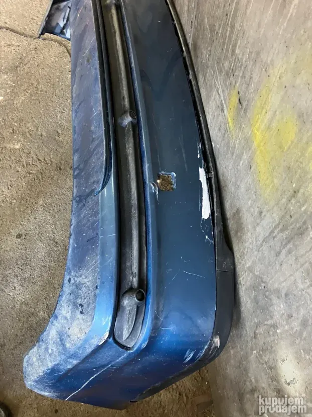 Zadnji branik plavi BMW E46 karavan