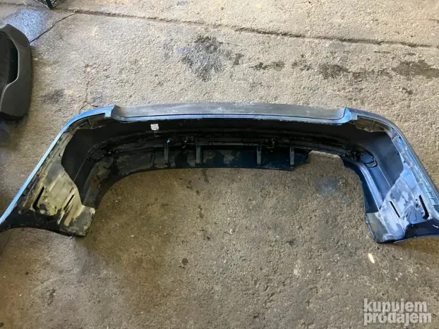 Zadnji branik plavi BMW E46 karavan