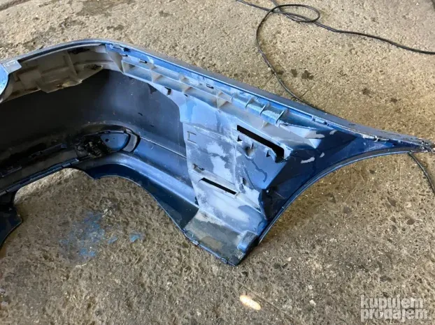 Zadnji branik plavi BMW E46 karavan