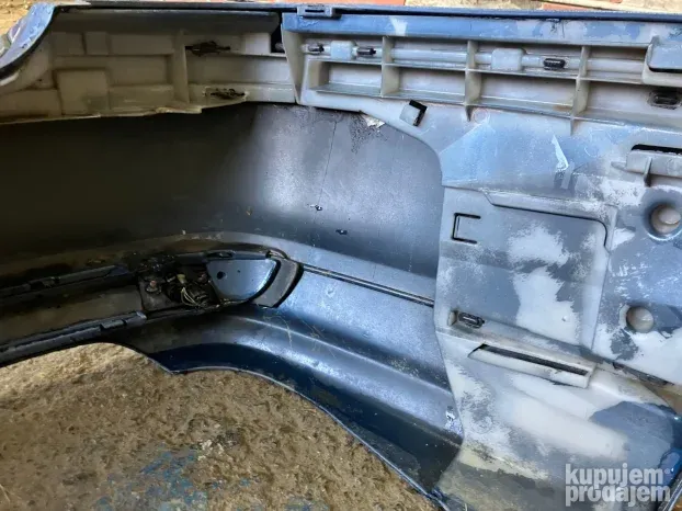 Zadnji branik plavi BMW E46 karavan