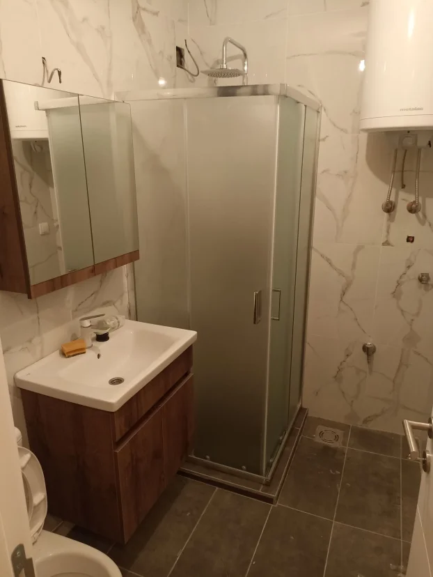 Ugradnja tuš kabina, paravana i tuš kada