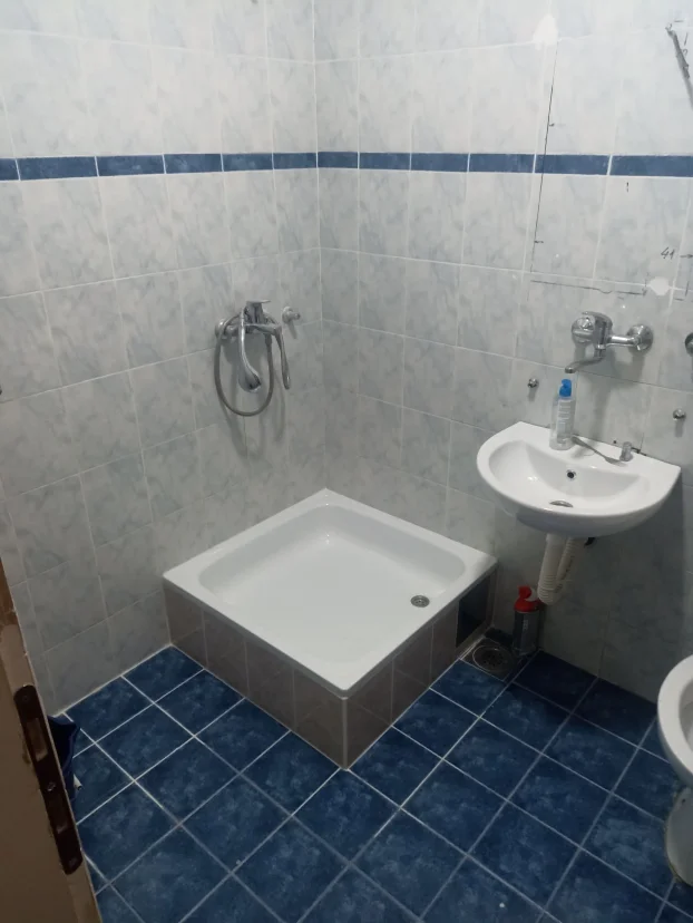 Ugradnja tuš kabina, paravana i tuš kada