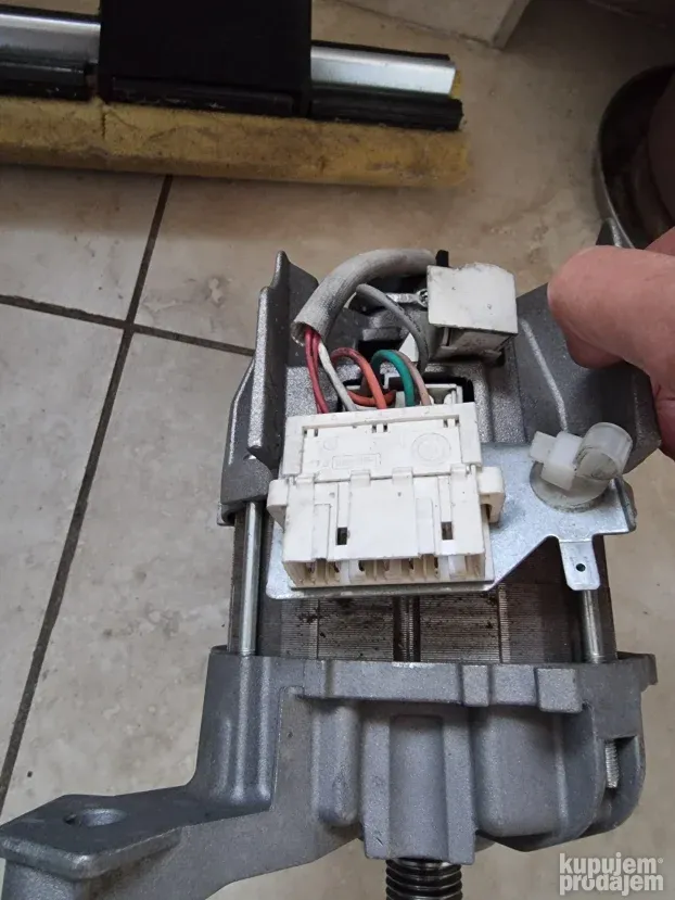 Motor za ves masinu Wirpol