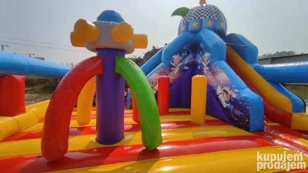 Oprema za igraonice i dvorci na naduvavanje