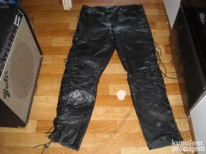 Kozne pantalone Br.34 Jakna Br.34 i cipele Br.42