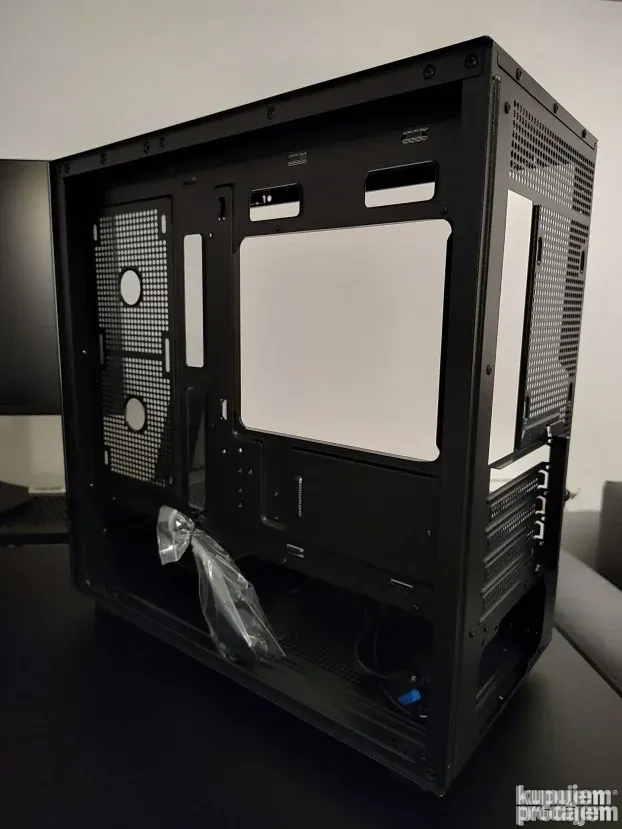 Power Train PC Case W30 Black kuciste AKCIJA