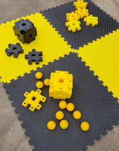 Tatami žuto crni 1490din nov