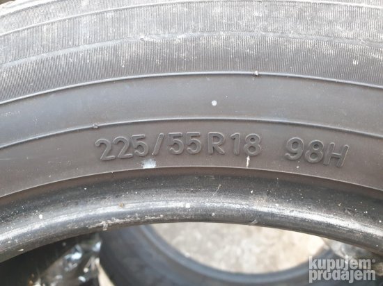 Cetiri dobre letnje gume 18 ke TOYO 225-55/18 Dot 3314 sve