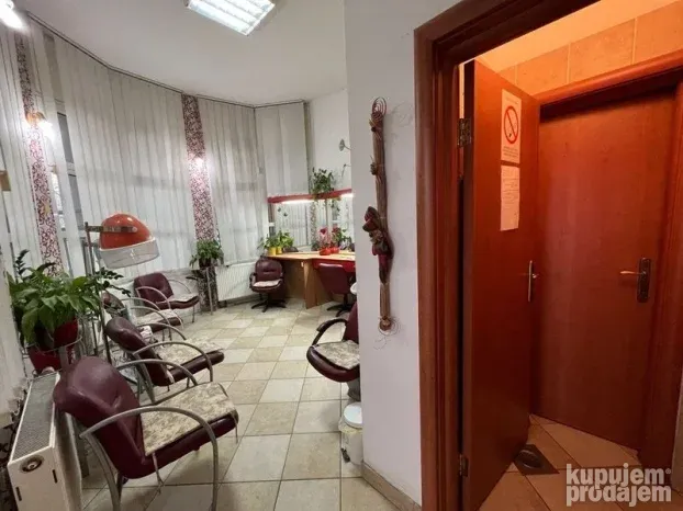 Lokal na Grbavici,19m2