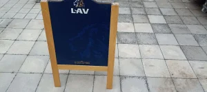 Reklamna A tabla SENDVIČ tabla LAV pisanje KREDOM-ODLIČNA