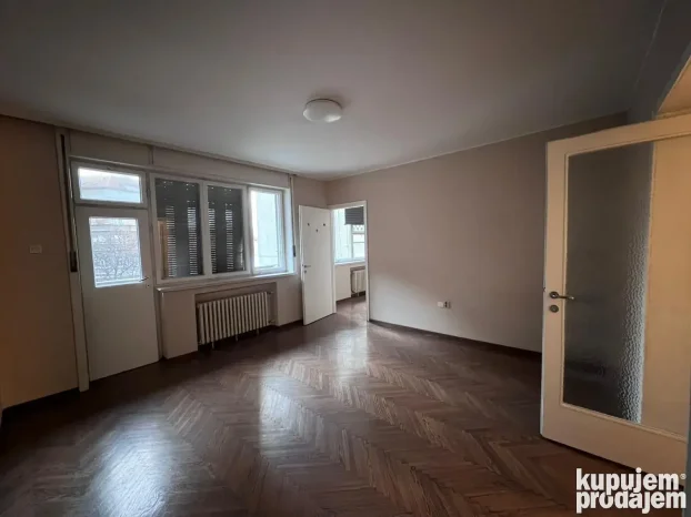 Balkanska, Balkanska, 3.0 trosoban, 100 m²